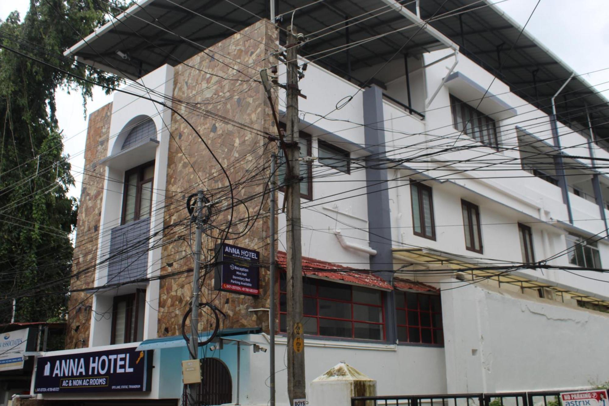 Anna Hotel Thiruvananthapuram Exterior foto