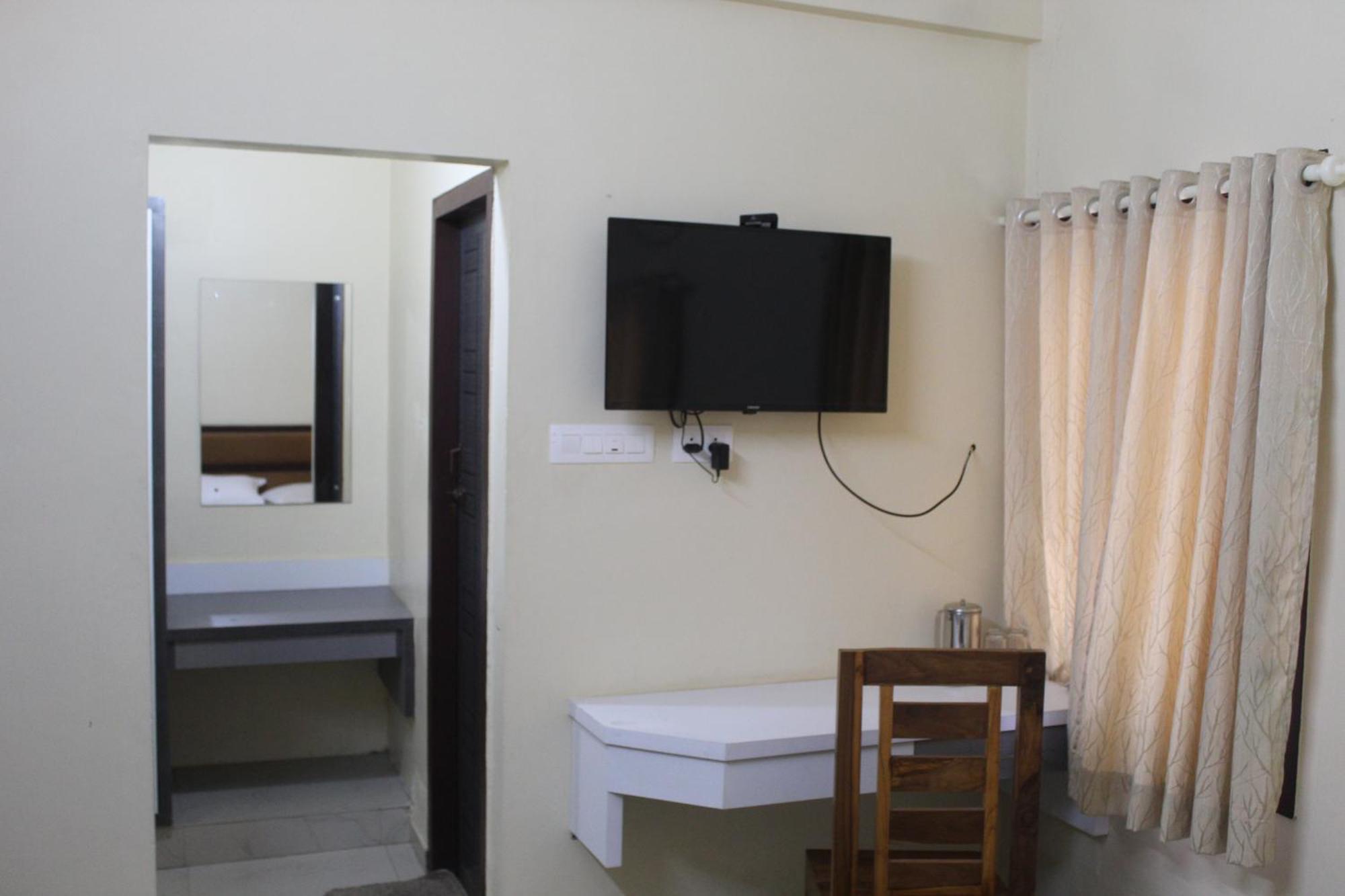 Anna Hotel Thiruvananthapuram Exterior foto