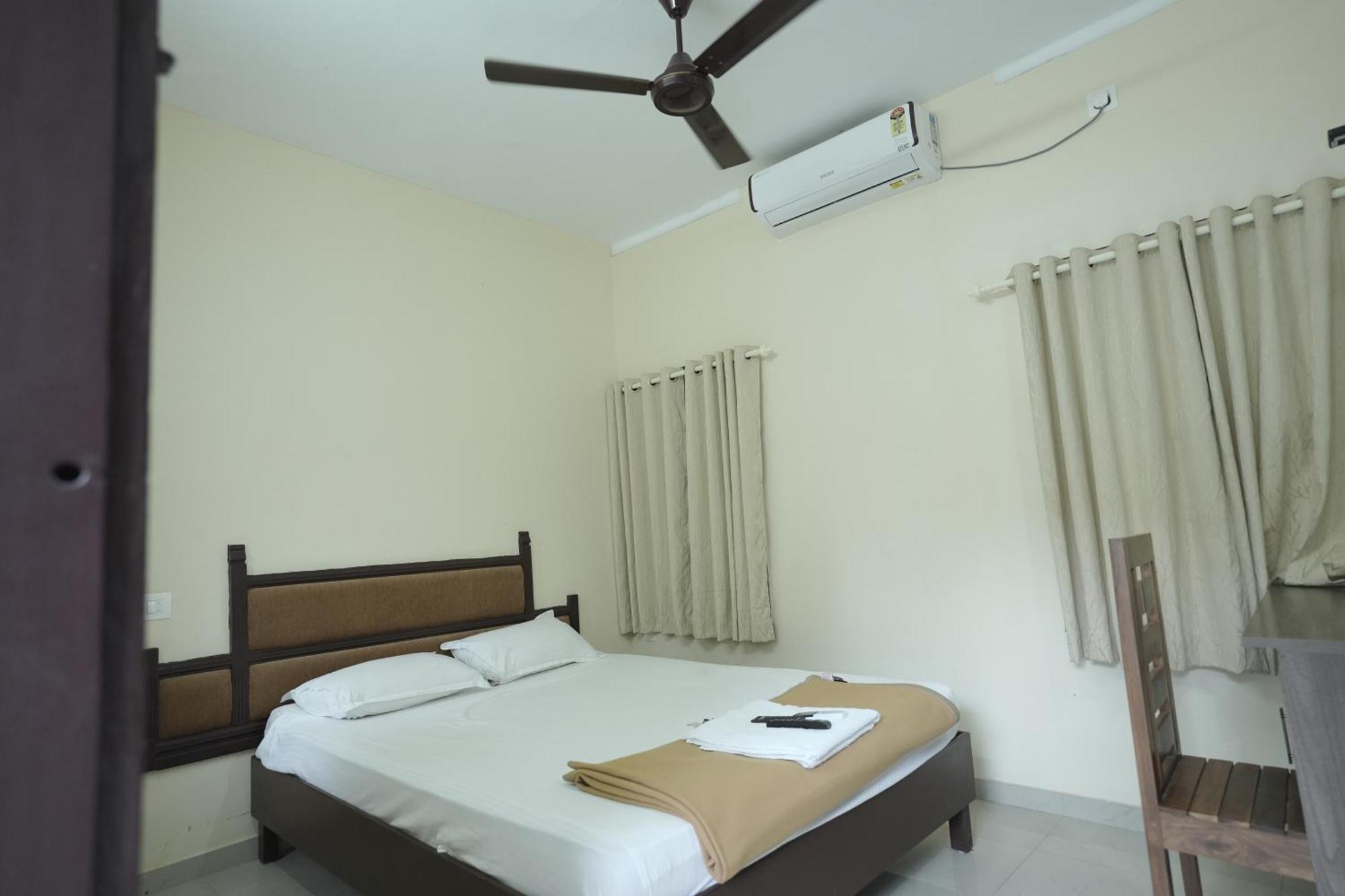 Anna Hotel Thiruvananthapuram Exterior foto